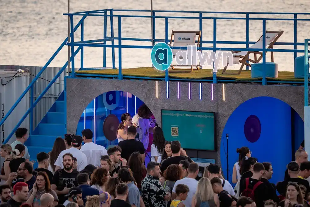 Το ειδικό Karaoke set up και photobooth της Allwyn