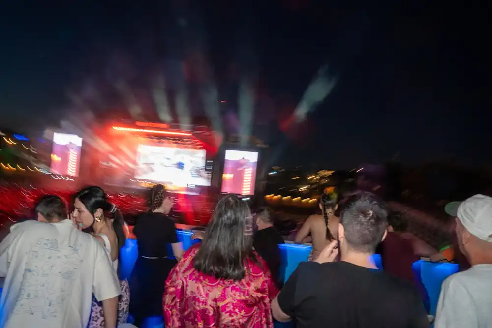 Το VIP μπαλκόνι της Allwyn