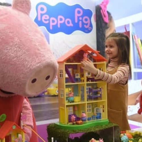 Εταιρεία παιχνιδιών λέει ότι οι αποστολές ΗΠΑ-Κίνας βρίσκονται σε «ΠΑΥΣΗ» λόγω των δασμών