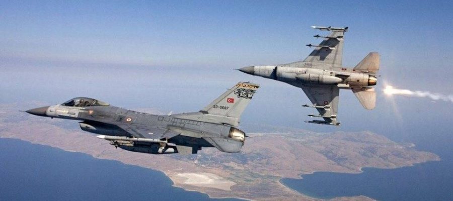 Η Τουρκία κλιμακώνει τις προκλήσεις στο Αιγαίο: Δεκάδες παραβιάσεις και παραβάσεις και μια εικονική αερομαχία