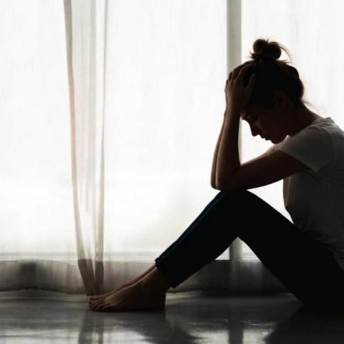 Εγκλωβισμένοι έως τα 34 τους στο πατρικό οι νέοι στην Ελλάδα