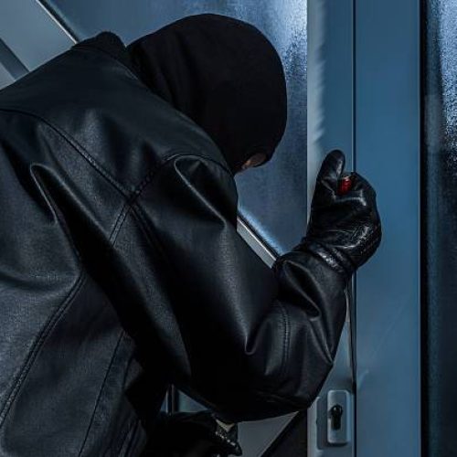 Εξαρθρώθηκε σπείρα που «ρήμαζε» σπίτια σε Πάτρα και Κόρινθο – Στις 140.000 ευρώ η συνολική «λεία»