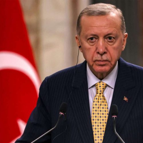 Τουρκία: Πρόθυμη να στείλει στρατό στην Ουκρανία