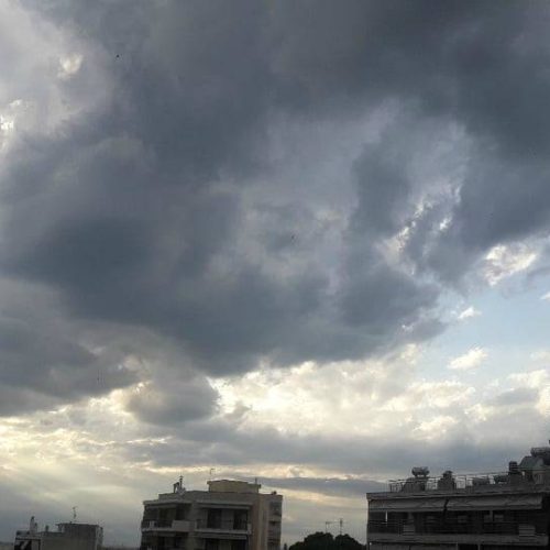 Συννεφιασμένος ο καιρός την Τρίτη – Που αναμένονται τοπικές βροχές