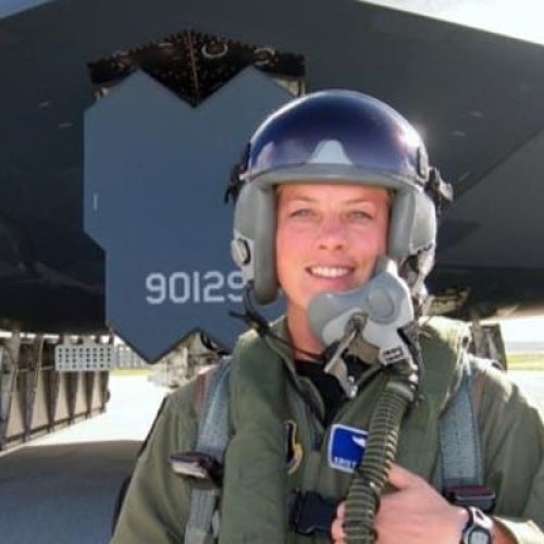 Η γυναίκα που έριξε «σφυριά» με το B-2 Spirit στο Ιράν – Μόλις 10 γυναίκες έχουν πετάξει με αυτά τα αεροσκάφη! (ΒΙΝΤΕΟ)