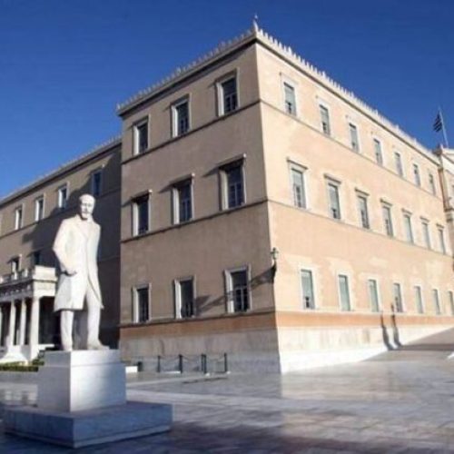 Η σκληρή αλήθεια από το Γραφείο Προϋπολογισμού – Η οικονομία που βαφτίστηκε «ανάπτυξη»