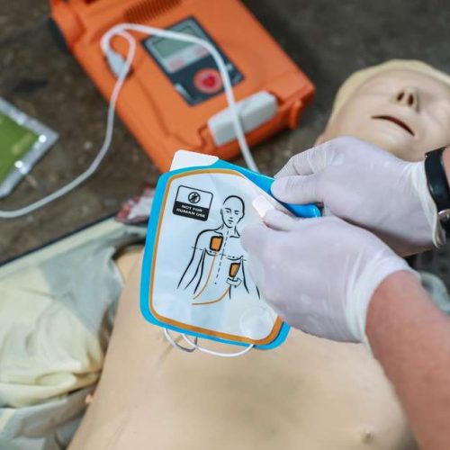 Χανιά: Θρασύτατοι και επικίνδυνοι – Εκλεψαν απινιδωτή – «Πράξη που μπορεί να στερήσει ανθρώπινες ζωές»