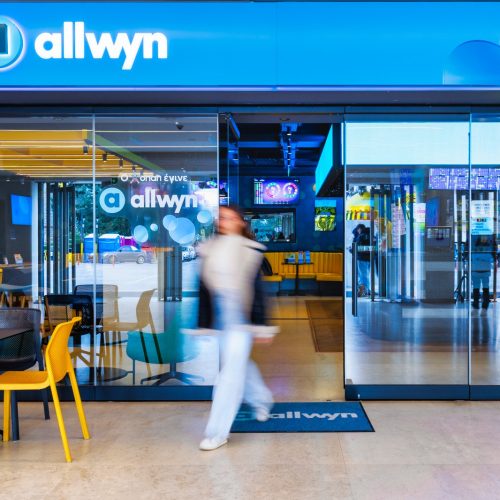 Η εποχή της Allwyn ξεκινά για το δίκτυο των καταστημάτων του ΟΠΑΠ – Το rebranding φέρνει νέες και αναβαθμισμένες εμπειρίες για τους πελάτες