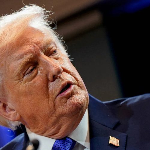 Ο Τραμπ και η επικίνδυνη κλιμάκωση με το Ιράν: Πολιτικοί κίνδυνοι ενόψει ενδιάμεσων εκλογών