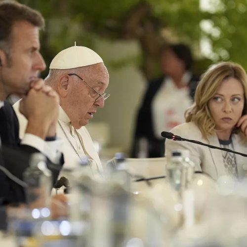 Μελόνι–Μακρόν σε κοινή γραμμή: Πρόταση για ευρωπαϊκό δίαυλο διαλόγου με τη Ρωσία