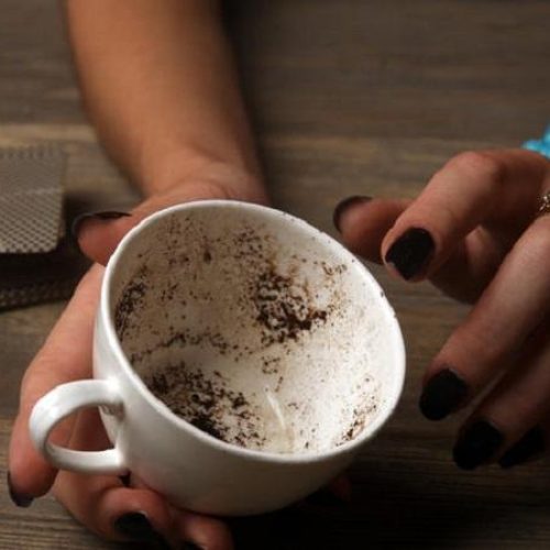 ΤΟΝ ΧΩΡΙΣΕ ΓΙΑΤΙ ΕΙΔΕ ΤΟ «ChatGPT ΑΠΙΣΤΙΑ ΣΤΟ ΦΛΥΤΖΑΝΙ