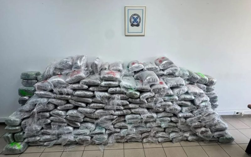 Θεσσαλονίκη: Εξαρθρώθηκε διεθνές κύκλωμα μεταφοράς μεγάλων ποσοτήτων κάνναβης με φορτία χαρτιού ανακύκλωσης από την Αλβανία προς την Τουρκία μέσω της Ελλάδας (ΒΙΝΤΕΟ)