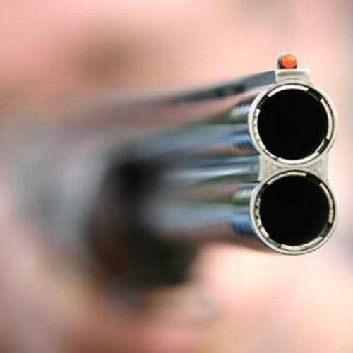 Κρήτη: Ελεύθερος με όρους 38χρονος που πυροβόλησε έξω από το σπίτι και έσπασε την πόρτα μπροστά στα δύο παιδιά του