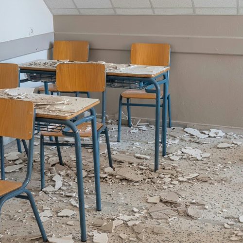 Μαθητές στο νοσοκομείο μετά από πτώση σοβάδων