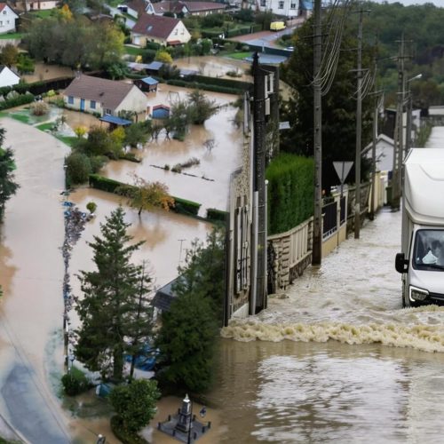 Κόκκινος συναγερμός για πλημμύρες στη Γαλλία μετά την καταιγίδα Nils – Σε επιφυλακή Γκαρόν, Μαιν και Λίγηρας