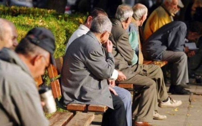Δημογραφικός συναγερμός στην Ελλάδα: 290.000 περισσότεροι θάνατοι από γεννήσεις μέσα σε μόλις πέντε χρόνια