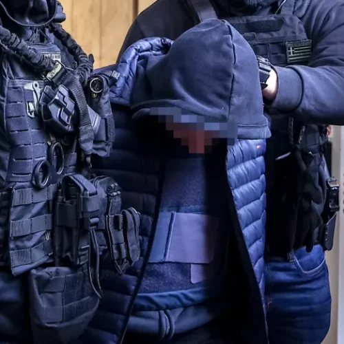 Το δικαίωμα της σιωπής επικαλέστηκε ο 19χρονος φυσικός αυτουργός της δολοφονίας Λυγγερίδη στη δίκη – «Φτου σου σκουπίδι» του φώναξε ο πατέρας