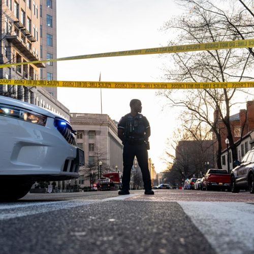 Washington Metropolitan Police Department officers block the streets around the White House as members of the U.S. Secret Service investigate a suspicious vehicle, Wednesday, March 11, 2026, in Washington. (AP Photo/Alex Brandon)