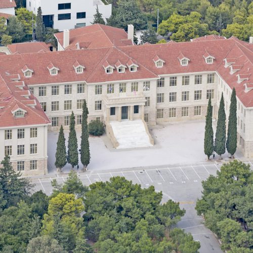 «Πογκρόμ» στο Κολλέγιο Αθηνών – Το φόντο που ξήλωσε μαζικά καθηγητές