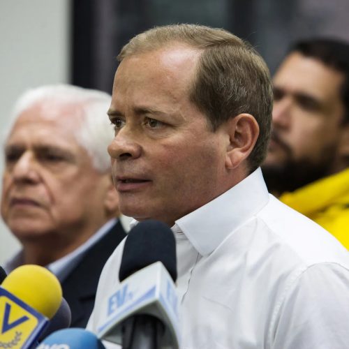 «ΥΠΟ ΚΡΑΤΗΣΗ» ο ηγέτης της αντιπολίτευσης της Βενεζουέλας Γκουανίπα