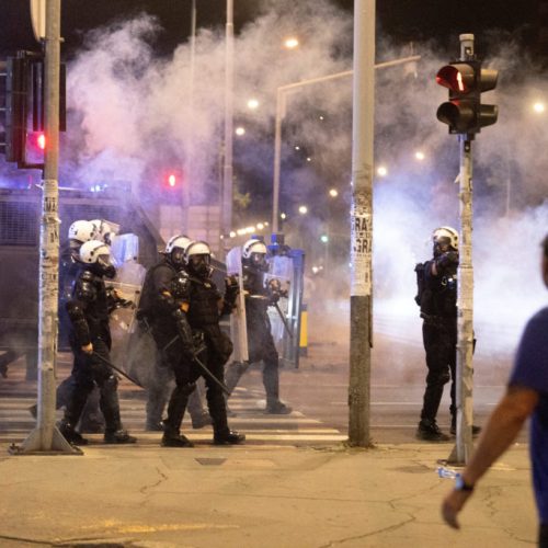 Police officers stand guard during anti-government demonstrations in Belgrade, Serbia, August 16, 2025. REUTERS/Djordje Kojadinovic