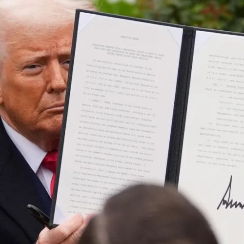 Τι λέει η Υπ.Οικ. της Γερμανίας για τους «δασμούς Τραμπ»;