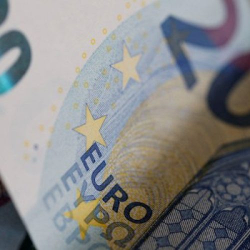 ΕΕ Μειώνει τα Όρια των Μετρητών