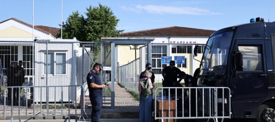 Δίκη για Τέμπη: «Έχουμε πολλά αναπάντητα ερωτήματα» κατέθεσε ο Πάνος Ρούτσι
