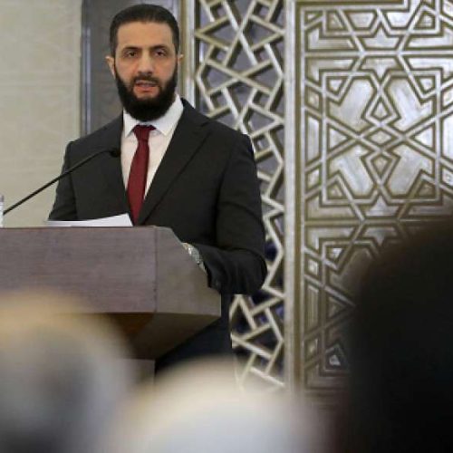 Η Συρία συγκροτεί επιτροπή για τη σύνταξη μεταβατικής συνταγματικής διακήρυξης