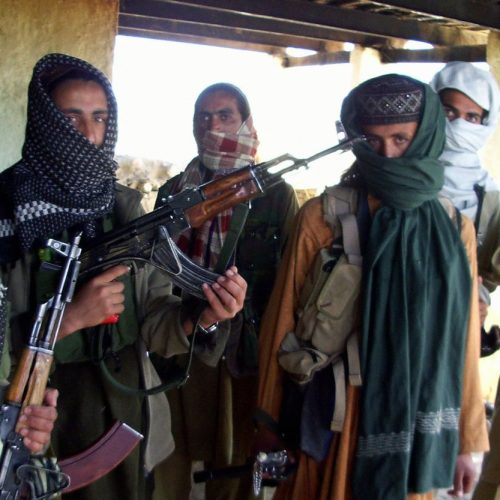 Αιματηρή επίθεση της TTP – Έξι στρατιώτες νεκροί σε νέο κύκλο έντασης στα πακιστανικά σύνορα (Βίντεο)