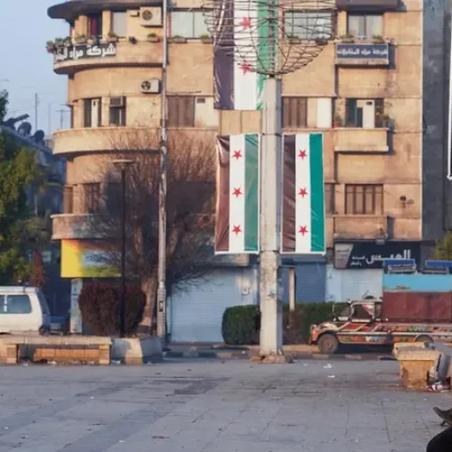 Η Σαουδική Αραβία λέει ότι το Ισραήλ επιδιώκει να «αποσταθεροποιήσει» τη Συρία με αεροπορικές επιδρομές