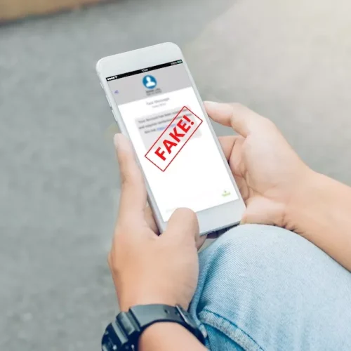 Μαζική απάτη με SMS για «κλήσεις της τροχαίας» – Πώς να προστατευτείτε