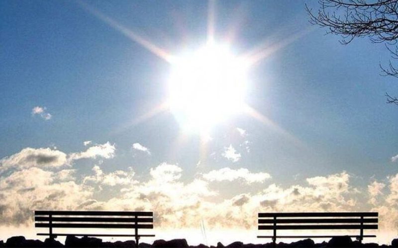 Ο καιρός της Κυριακής: Ανεβαίνει ο υδράργυρος σε Αττική