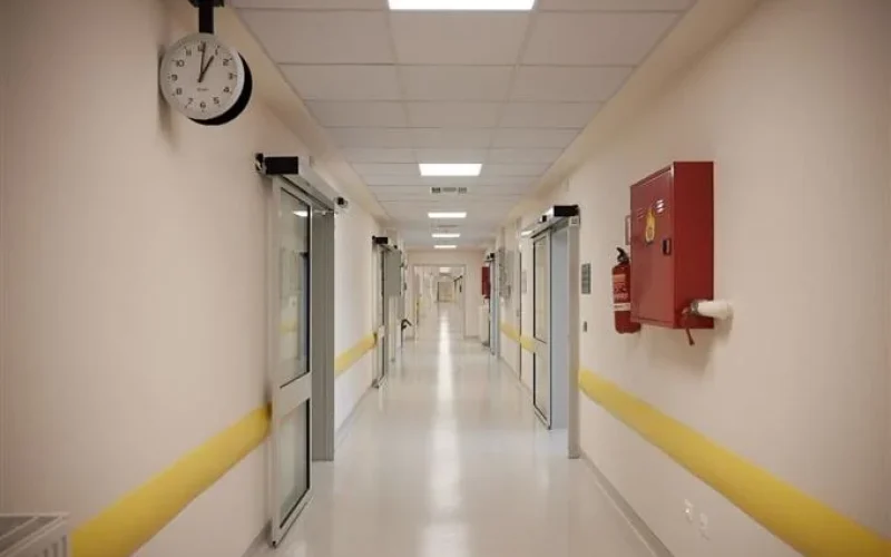 Λάρισα: Τροχαίο με ασθενοφόρο που συγκρούστηκε με αυτοκίνητο