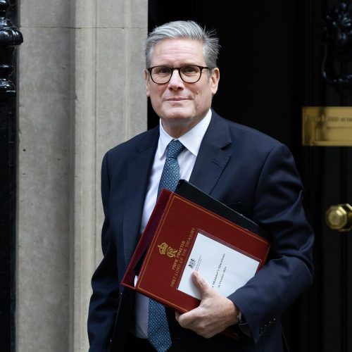 2YB05BD London, UK. 16th Oct, 2024. Prime Minister Keir Starmer leaves 10 Downing Street for Parliament to take Prime Minister's Questions in London. (Photo by Tejas Sandhu/SOPA Images/Sipa USA) Credit: Sipa USA/Alamy Live News