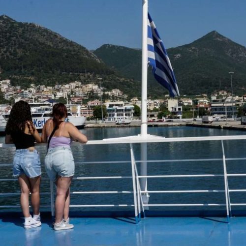 Ξεκίνησε η «τρελή» έξοδος του Αγίου Πνεύματος – 48.000 εκδρομείς ξεχύθηκαν στα λιμάνια!