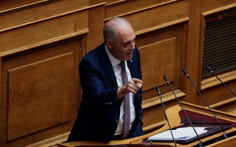 Ο πρόεδρος της Ελληνικής Λύσης Κυριάκος Βελόπουλος μιλάει στην Ολομέλεια της Βουλής, στη συζήτηση και λήψη απόφασης για τη σύσταση Ειδικής Κοινοβουλευτικής Επιτροπής προς διενέργεια προκαταρκτικής εξέτασης, σύμφωνα με το άρθρο 86 παρ. 3 του Συντάγματος, τα άρθρα 153 επ. του Κανονισμού της Βουλής και το άρθρο 5 του ν. 3126/2003 περί της «Ποινικής Ευθύνης των Υπουργών», όπως ισχύουν, επί των υπ’ αριθμ. πρωτ. 3267/30.04.2026  και  3277/04.05.2026 προτάσεων που κατέθεσαν, αντίστοιχα, ο πρόεδρος του ΠΑΣΟΚ ΚΙΝΑΛ Νίκος Ανδρουλάκης και του ΣΥΡΙΖΑ ΠΣ Σωκράτης Φάμελλος, Αθήνα, Πέμπτη 21 Μαΐου 2026.  ΑΠΕ-ΜΠΕ/ΑΠΕ-ΜΠΕ/Αλέξανδρος Μπελτές
