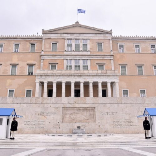 Πρόκληση! Βουλευτές ζητούν διπλασιασμό της αποζημίωσης στις Επιτροπές όταν γίνεται με φυσική παρουσία