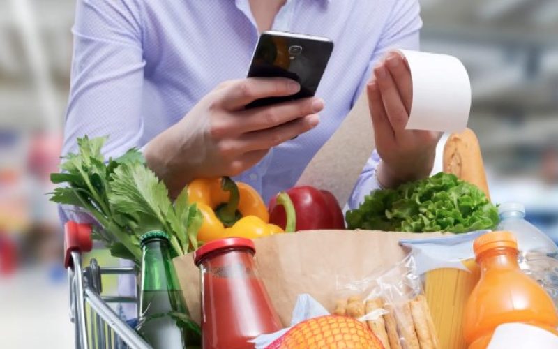 Αποκαλυπτική έρευνα: Το 69% των Ελλήνων «πνίγεται» από την ακρίβεια