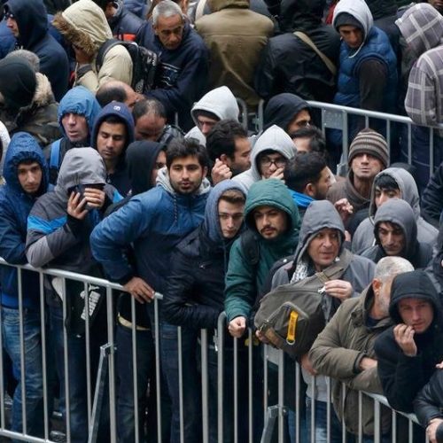 Γερμανική υποκρισία: Το Βερολίνο πιέζει για αποστολή προσφύγων στην Ελλάδα!