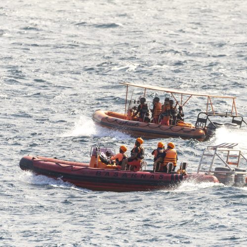 Οι διασώστες της Ινδονησίας αναζητούν «29 αγνοούμενους» μετά τη «βύθιση πλοίου» κοντά στο Μπαλί