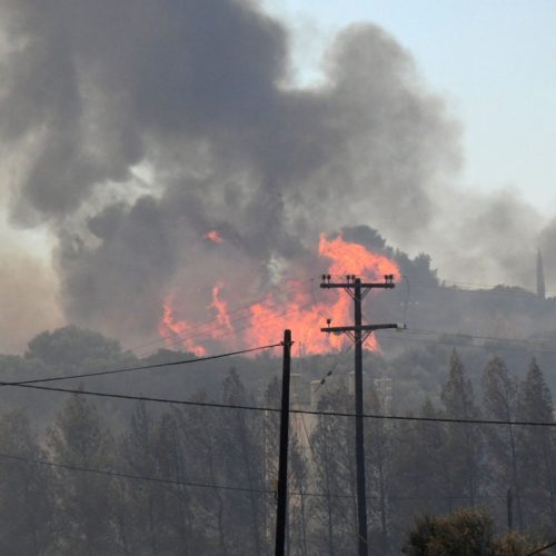 Φωτά Αχαΐα: Νέα μηνύματα για εκκένωση από το 112