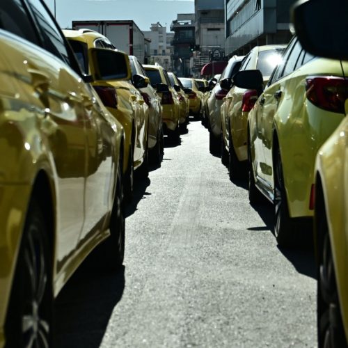 «Χειρόφρενο» από τους ιδιοκτήτες ταξί για 48 ώρες – «Ο κλάδος έχει φτάσει στα όριά του»