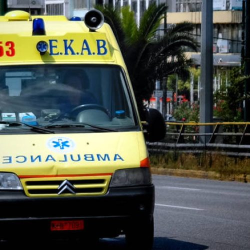 Σύγκρουση μηχανής με ΙΧ στη Συγγρού