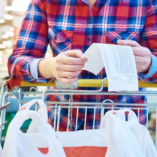 Στο 3,7% εκτινάχθηκε ο πληθωρισμός τον Αύγουστο