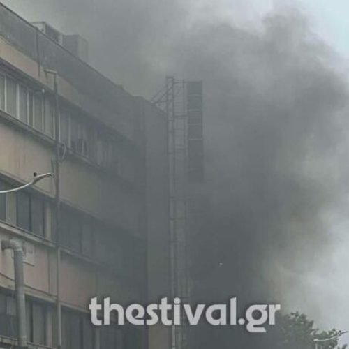 ΣΥΝΑΓΕΡΜΟΣ – Φωτιά σε εγκαταλελειμμένο κατάστημα