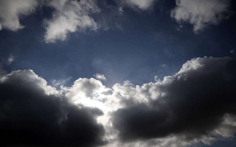 Αττική: Νεφώσεις παροδικά αυξημένες με πιθανότητα τοπικών βροχών και ισχυροί άνεμοι