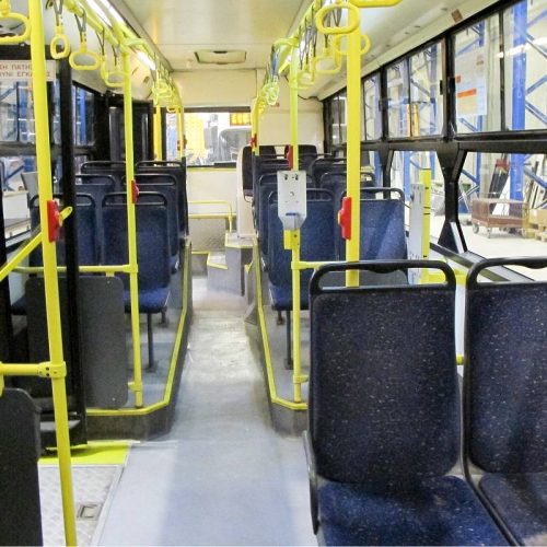Πανικός σε λεωφορείο: 39χρονος από τη Βουλγαρία φώναζε και έβριζε, κρατώντας λάμες από ψαλίδι