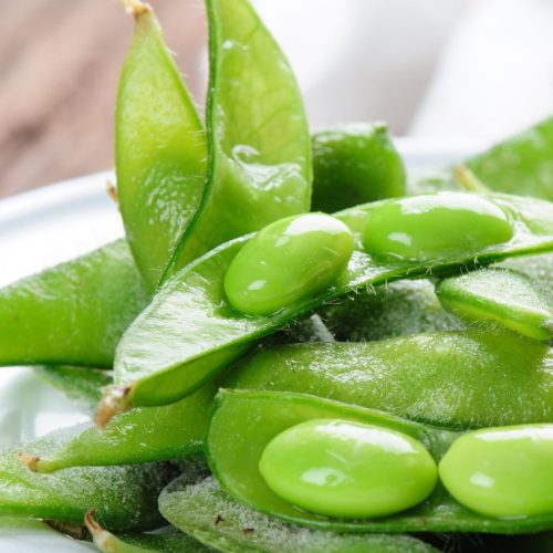 Edamame: Γιατί θεωρούνται υπερτροφή και τι πρέπει να προσέξετε
