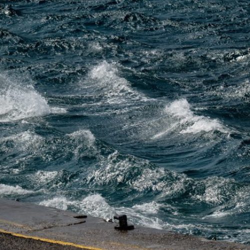 Καιρός: Συνεχίζει η ζέστη, αλλά σύντομα κατεβαίνει ψυχρότερος αέρας στην Ελλάδα